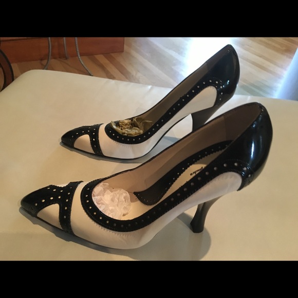 Selling my Chanel, YSL, Dolce & Gabbana shoes - Picture 5 of 8